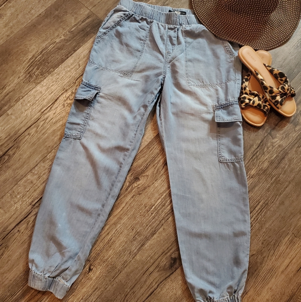 Rewash Brand Jeans says Medium Never Worn
